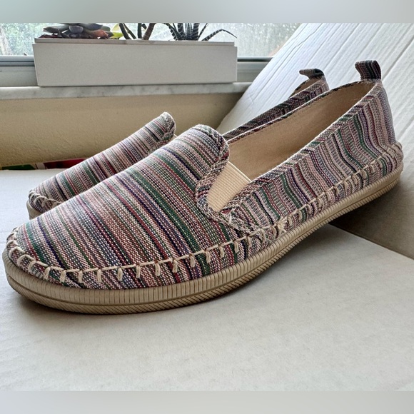 ROCKET DOG SLIP ON STRIPED-FAUX ESPADRILLE. EXCELLENT CONDITION. - Picture 1 of 16